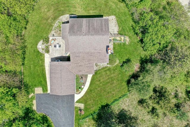 N2W31920 Twin Oaks DRIVE, Delafield, WI 53018
