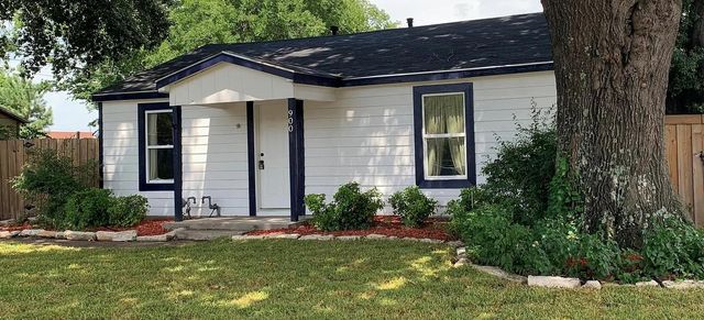 900 Carver Street, Mesquite, TX 75149