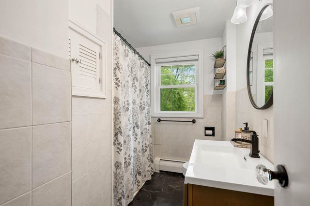 352 East Road, Hampstead, NH 03841