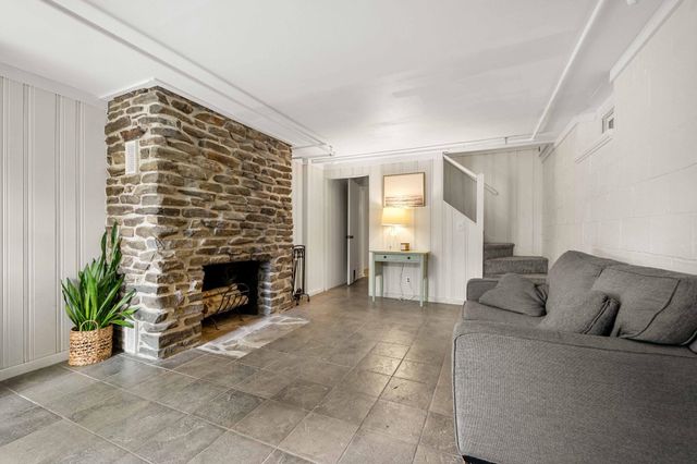 352 East Road, Hampstead, NH 03841