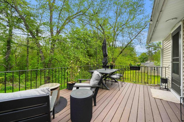 352 East Road, Hampstead, NH 03841