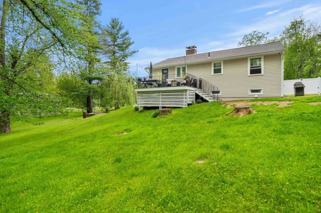 352 East Road, Hampstead, NH 03841