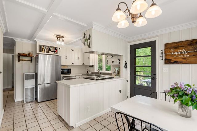 352 East Road, Hampstead, NH 03841
