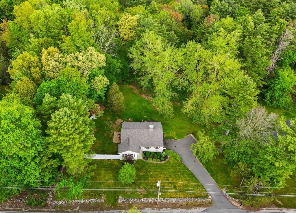 352 East Road, Hampstead, NH 03841