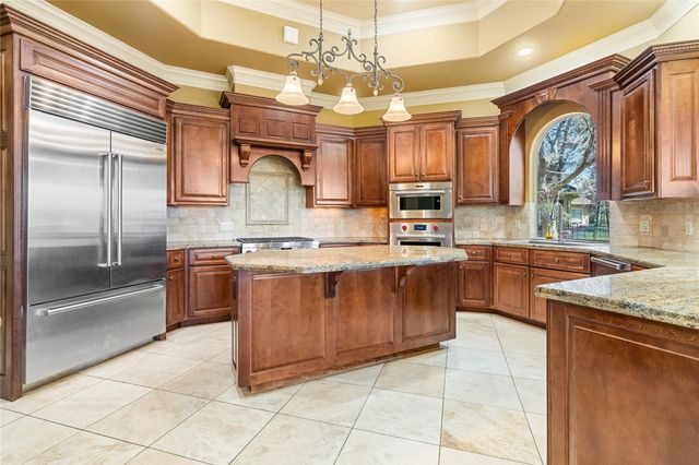 843 Royal Lakes Boulevard, Richmond, TX 77469