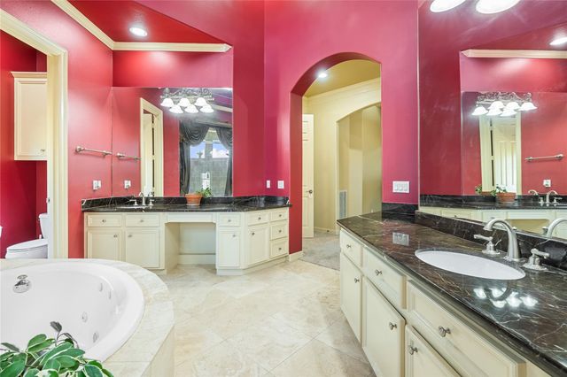 843 Royal Lakes Boulevard, Richmond, TX 77469