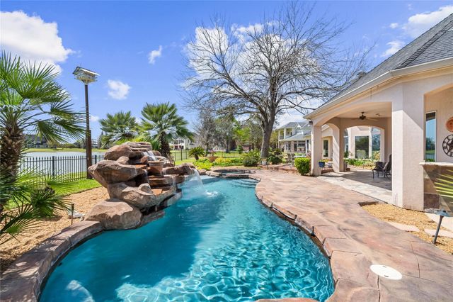 843 Royal Lakes Boulevard, Richmond, TX 77469