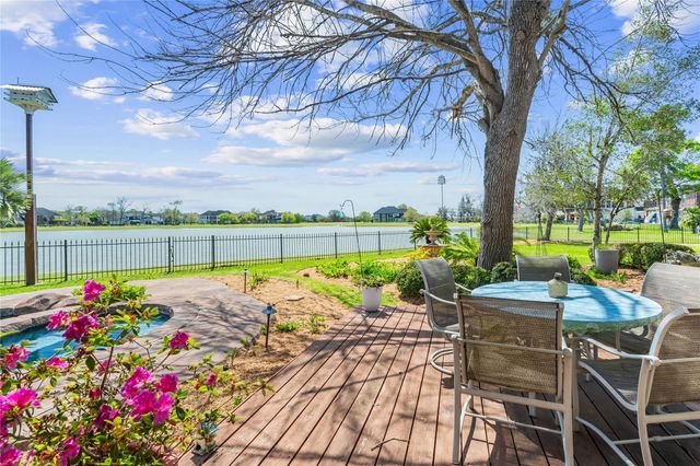 843 Royal Lakes Boulevard, Richmond, TX 77469