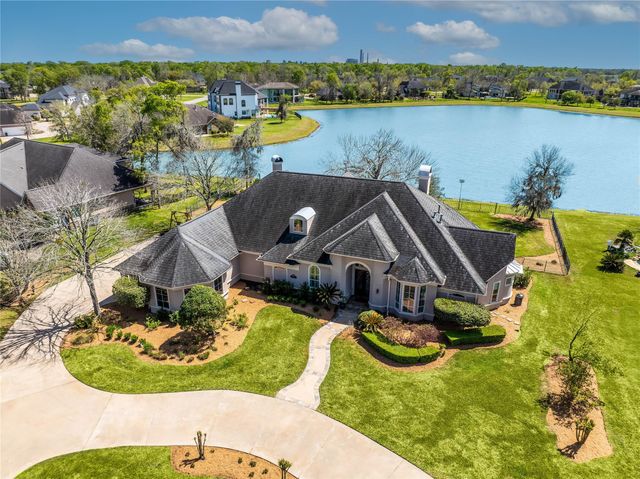 843 Royal Lakes Boulevard, Richmond, TX 77469