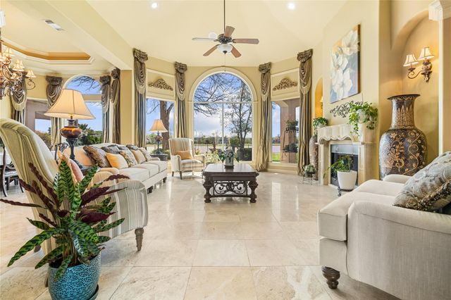 843 Royal Lakes Boulevard, Richmond, TX 77469