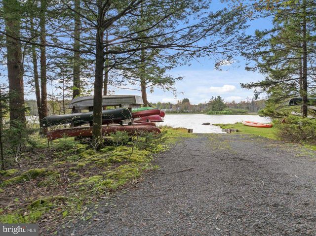 187 SAWMILL RD, Pocono Lake, PA 18348