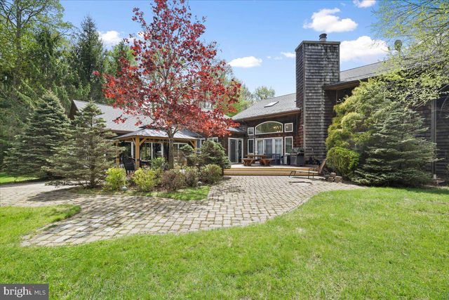 187 SAWMILL RD, Pocono Lake, PA 18348