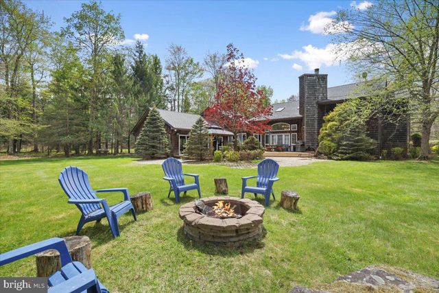 187 SAWMILL RD, Pocono Lake, PA 18348
