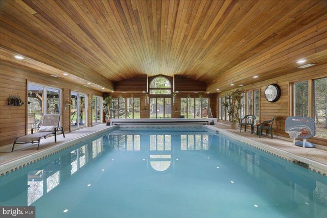 187 SAWMILL RD, Pocono Lake, PA 18348