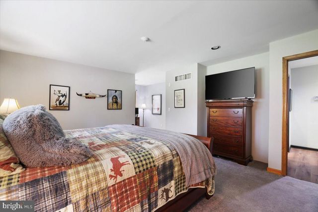 187 SAWMILL RD, Pocono Lake, PA 18348