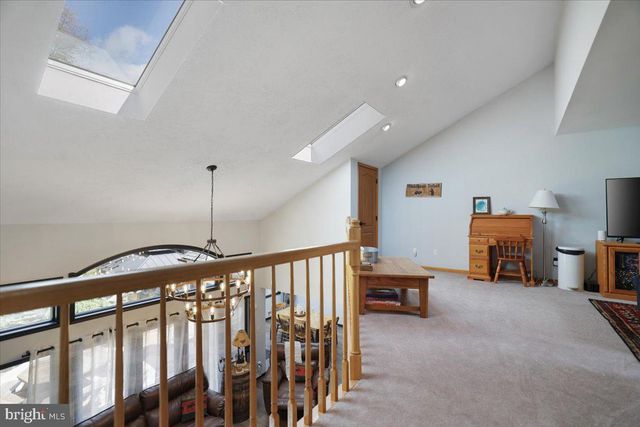187 SAWMILL RD, Pocono Lake, PA 18348
