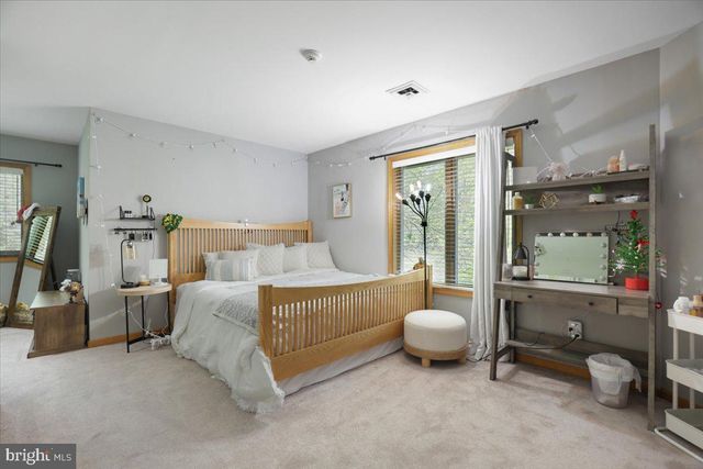 187 SAWMILL RD, Pocono Lake, PA 18348
