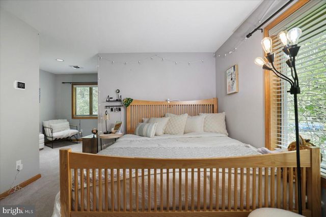 187 SAWMILL RD, Pocono Lake, PA 18348
