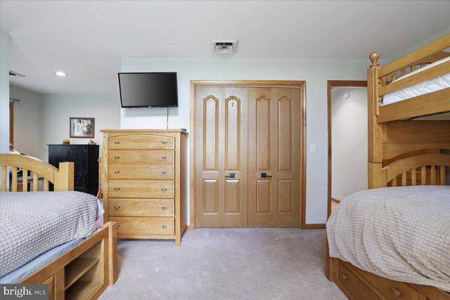 187 SAWMILL RD, Pocono Lake, PA 18348