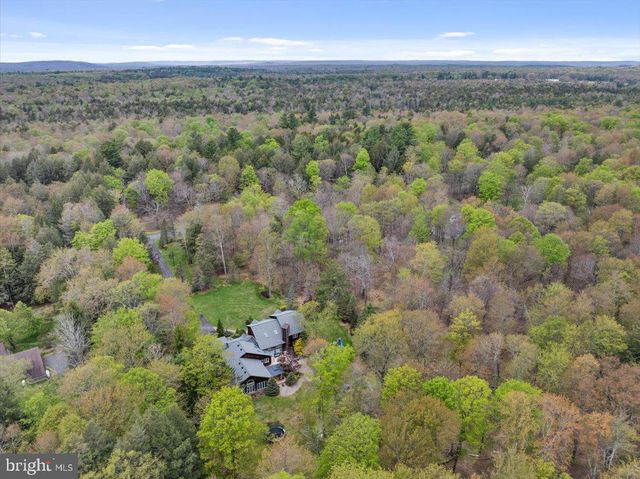 187 SAWMILL RD, Pocono Lake, PA 18348
