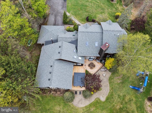 187 SAWMILL RD, Pocono Lake, PA 18348