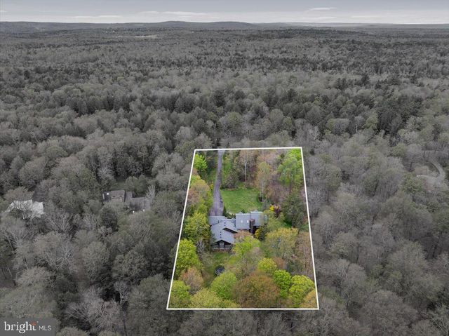 187 SAWMILL RD, Pocono Lake, PA 18348