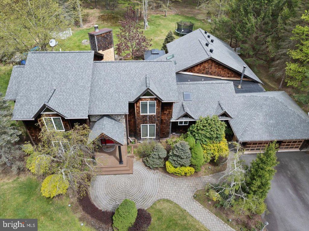 187 SAWMILL RD, Pocono Lake, PA 18348