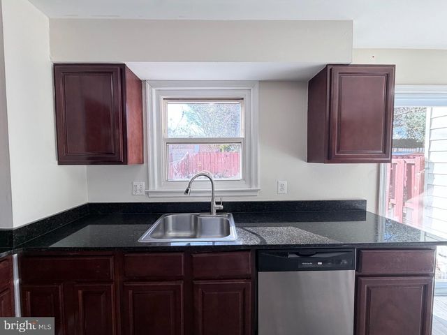 4054 HANSON OAKS DR, Hyattsville, MD 20784