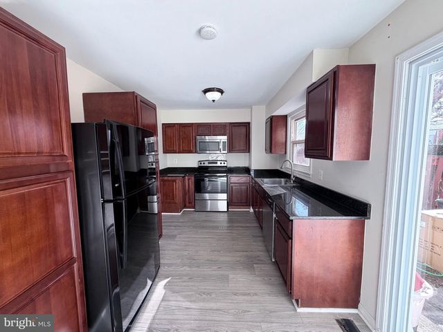 4054 HANSON OAKS DR, Hyattsville, MD 20784