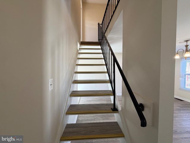 4054 HANSON OAKS DR, Hyattsville, MD 20784