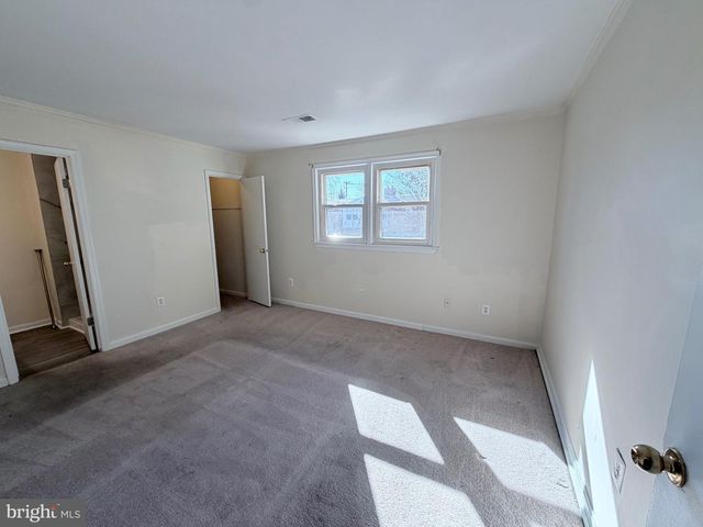 4054 HANSON OAKS DR, Hyattsville, MD 20784