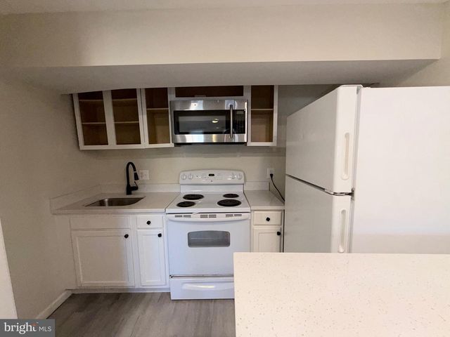 4054 HANSON OAKS DR, Hyattsville, MD 20784