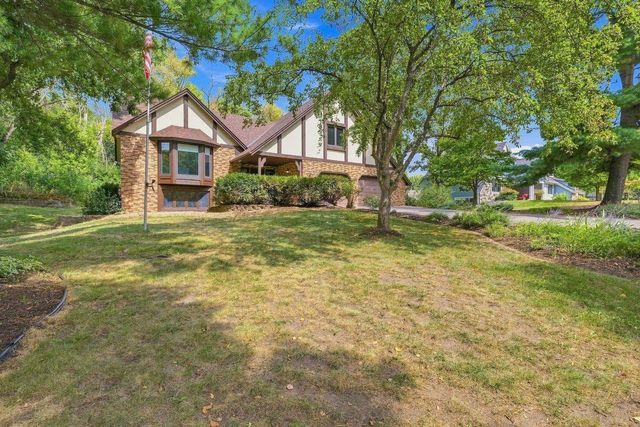 7885 Lower 139th Court, Apple Valley, MN 55124
