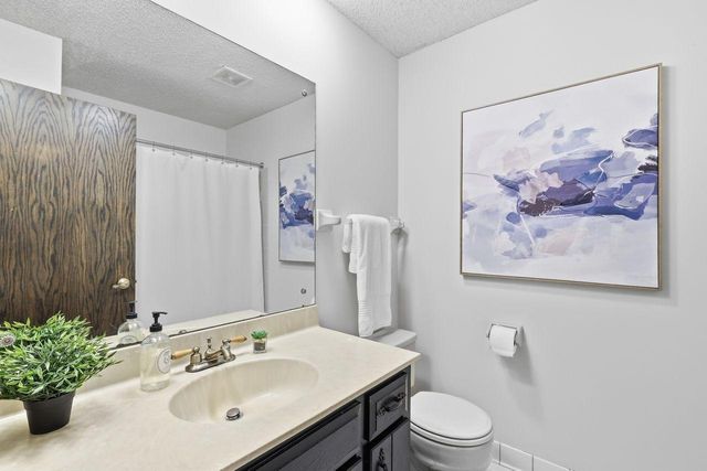 7885 Lower 139th Court, Apple Valley, MN 55124