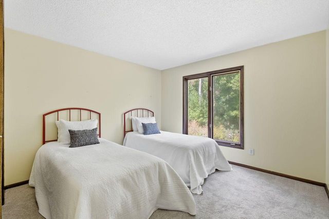 7885 Lower 139th Court, Apple Valley, MN 55124