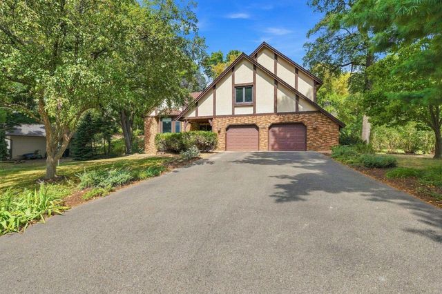 7885 Lower 139th Court, Apple Valley, MN 55124