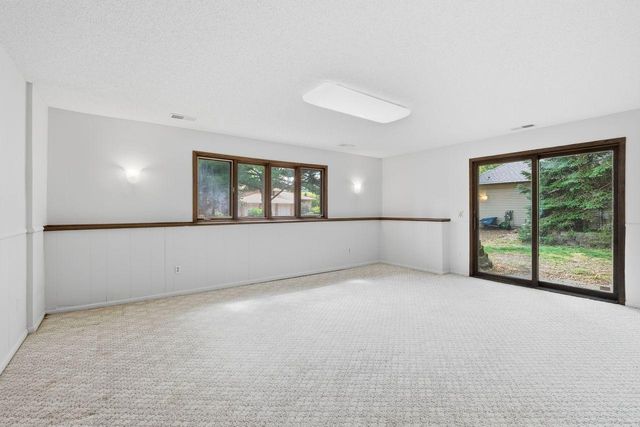 7885 Lower 139th Court, Apple Valley, MN 55124