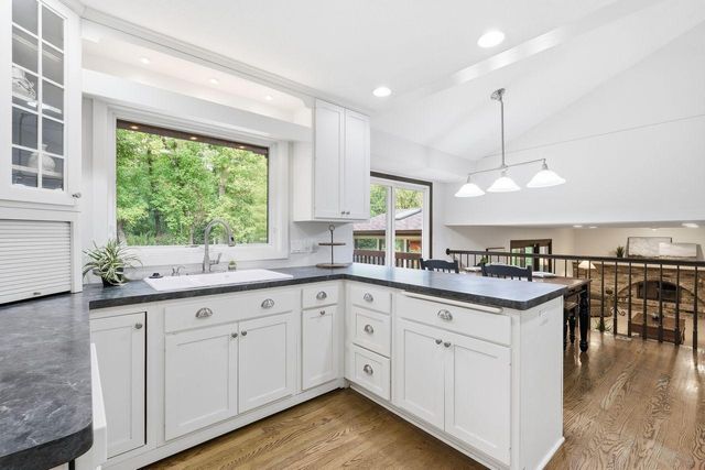7885 Lower 139th Court, Apple Valley, MN 55124