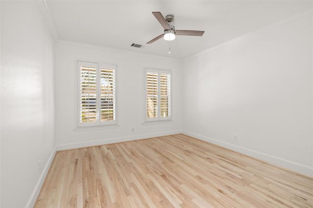 4710 Laurel Street, Bellaire, TX 77401