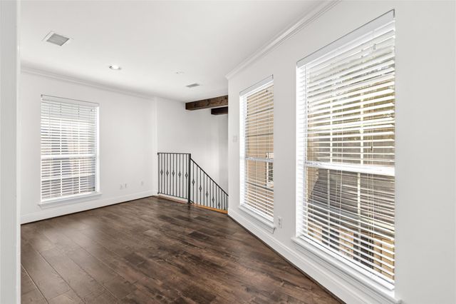 4710 Laurel Street, Bellaire, TX 77401