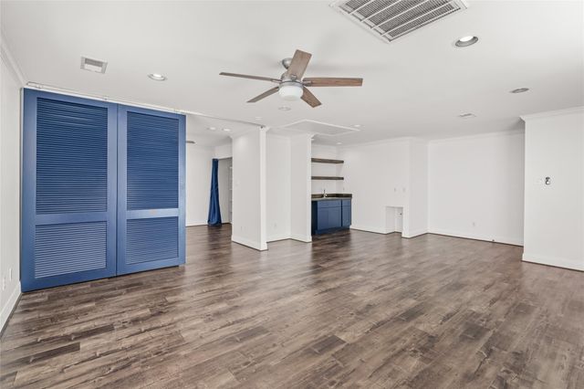 4710 Laurel Street, Bellaire, TX 77401