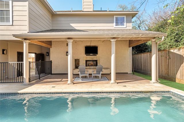 4710 Laurel Street, Bellaire, TX 77401