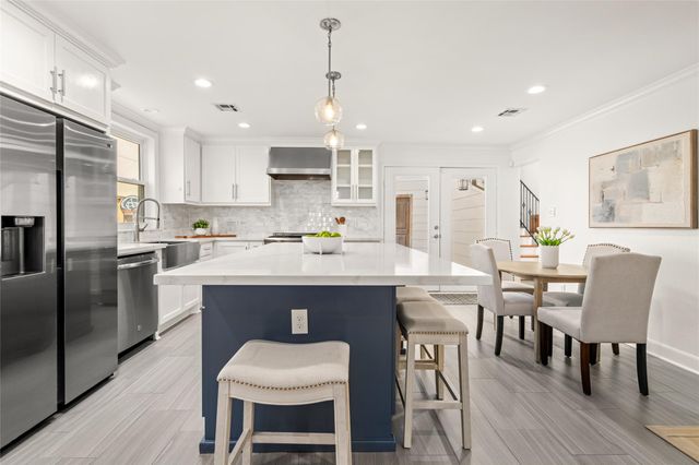 4710 Laurel Street, Bellaire, TX 77401