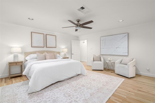 4710 Laurel Street, Bellaire, TX 77401