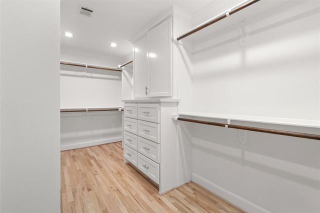 4710 Laurel Street, Bellaire, TX 77401