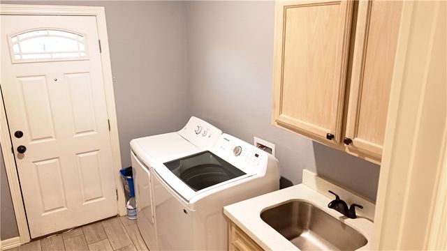 570 County Road 137, Alice, TX 78332