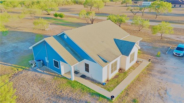 570 County Road 137, Alice, TX 78332