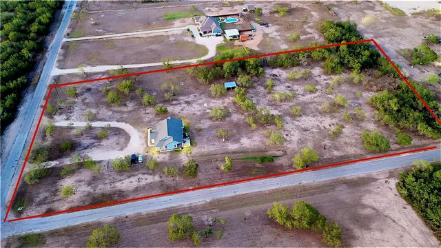 570 County Road 137, Alice, TX 78332