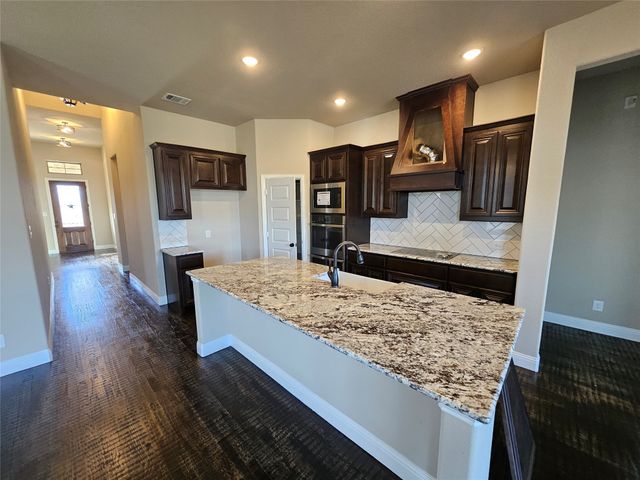 248 Redwood Circle, Trenton, TX 75490