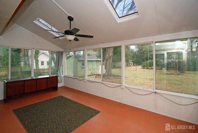 4 Linden S Lane, Plainsboro, NJ 08536